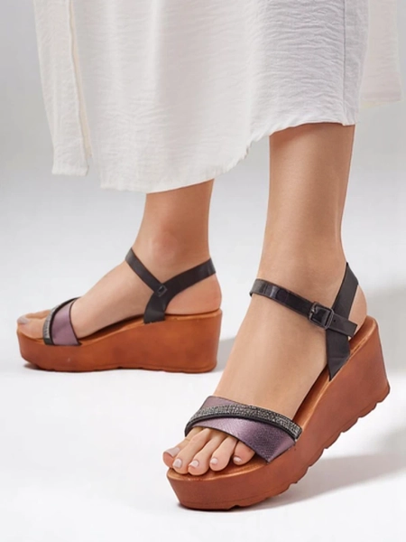 Royalfashion Жіночі босоніжки на танкетці з стразами та блискітками Aurora Glow