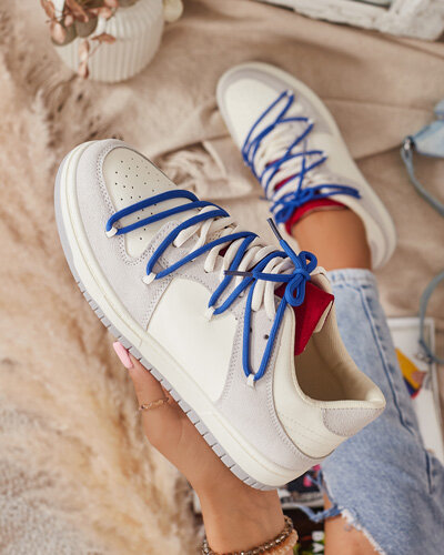 Royalfashion Biało - szare sportowe sneakersy damskie z granatowymi sznurówkami Olierinc