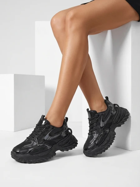 Royalfashion Sneakersy damskie lakierowane Leysi