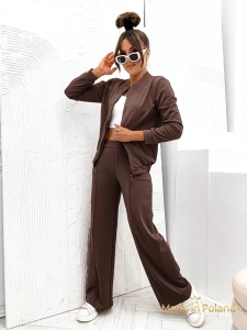 Темно-коричневий