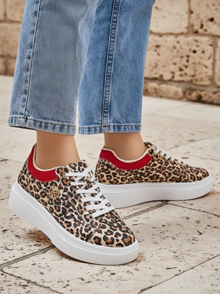 Royalfashion Ażurowe sportowe sneakersy damskie Leopess