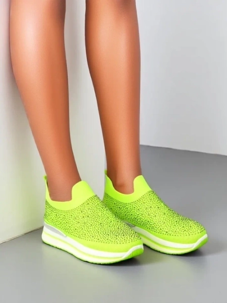 Royalfashion Wsuwane damskie materiałowe buty sportowe z cyrkoniami Adeq