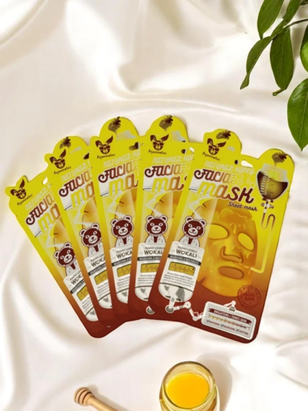 Maseczka do twarzy z węglem aktywnym głęboko oczyszczająca, ujędrniająca i zwężająca pory