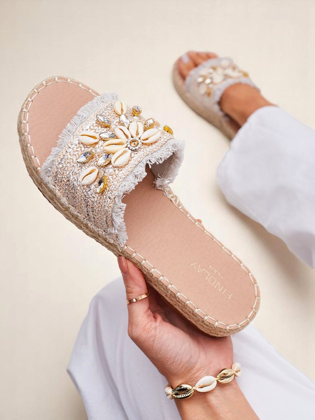 Жіночі сандалі Perseida Royalfashion срібні з мушлями на плоскій підошві