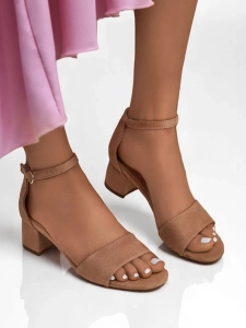 Jasnoróżowy || inny kolor