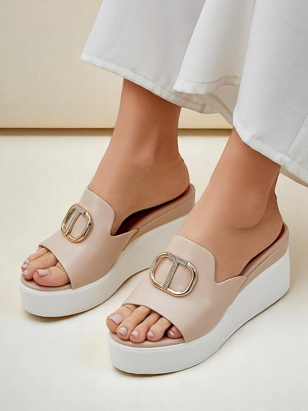 Royalfashion Damskie klapki na koturnie Daffin