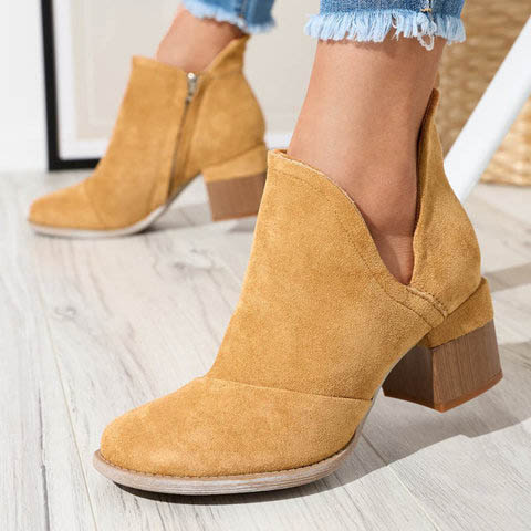 Коричневі жіночі утеплені ботильйони Karela