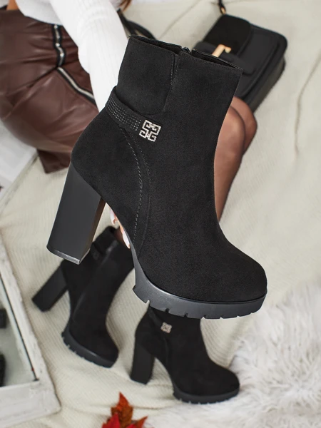 Botki damskie eko zamszowe na słupku Zavrina