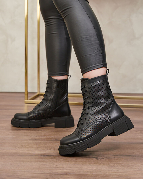 Ażurowe czarne damskie botki na płaskim obcasie Rolika - Obuwie