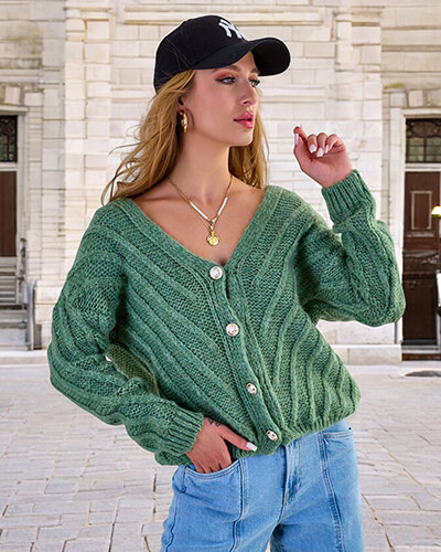 Royalfashion Dzianinowy damski sweterek z guzikami