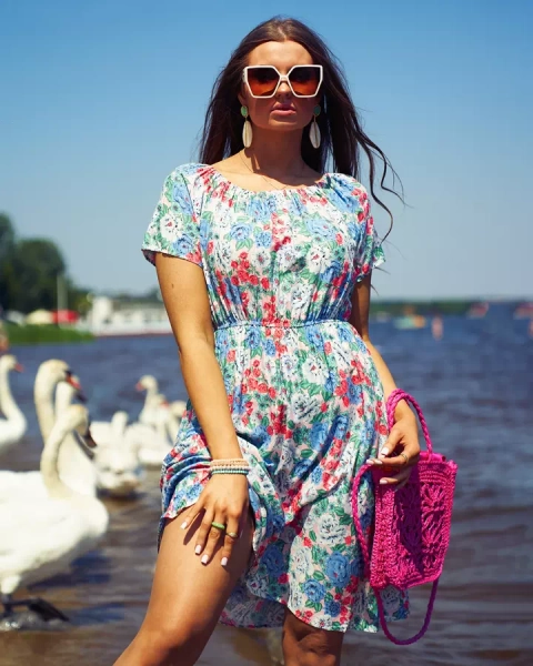 Royalfashion Kwiecista damska sukienka mini a'la hiszpanka w kolorze niebieskim