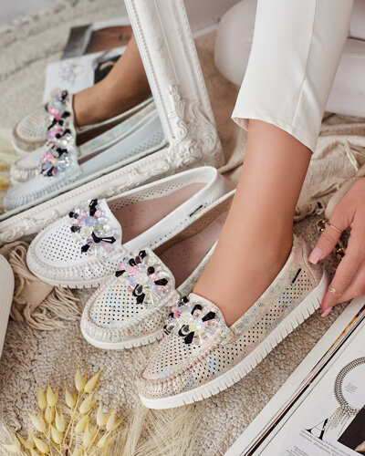 Royalfashion Ażurowe mokasyny damskie z koralikami Nasfali