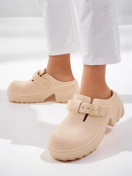 Royalfashion Damskie gumowe klapki na obcasie Voxones