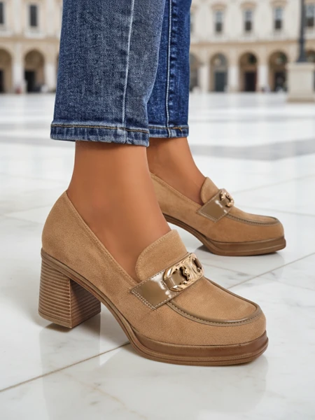 Damskie Loafers Perseida – jasnobrązowe zamszowe na słupku eleganckie