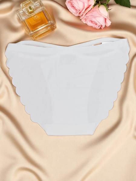 Royalfashion Laserowo cięte Majtki damskie typu figi z ozdobnymi paseczkami Edge Chic