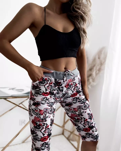 Royalfashion Wzorzyste spodenki damskie 3/4 w kolorze szaro-czerwonym