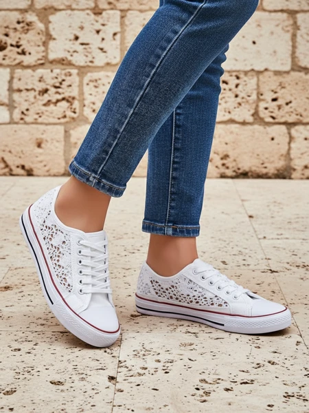 Aurelia Bianco - Ażurowe białe trampki Royalfashion z tkaniny, rozmiar 40