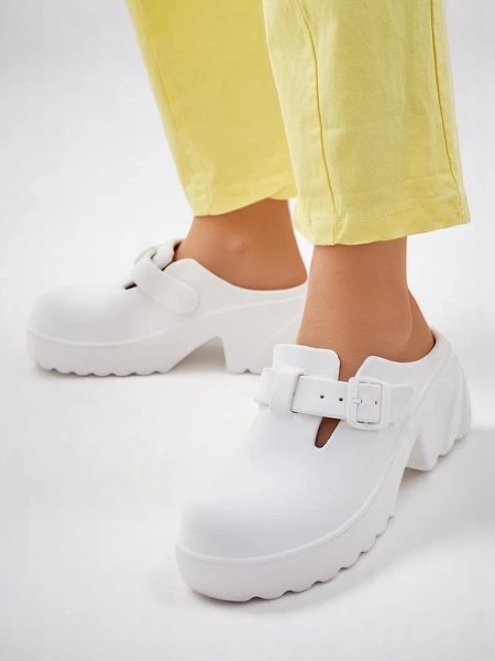 Royalfashion Damskie gumowe klapki na obcasie Voxones