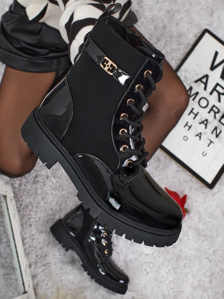 Botki sznurowane z eko skóry matowej i lakierowanej Alvinea