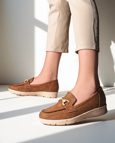 Royalfashion Damskie półbuty z ozdobą na nosku Fifon