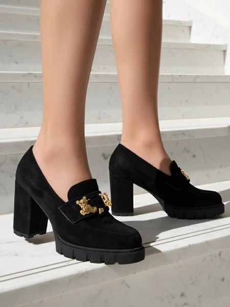 Zjawiskowe Czarne Buty na Słupek z Zamszu Eleganckie i Modne