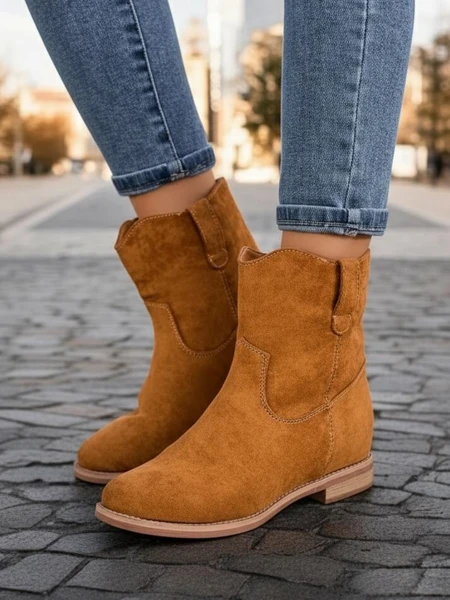 Коричневі черевики на прихованій танкетці Jelluma