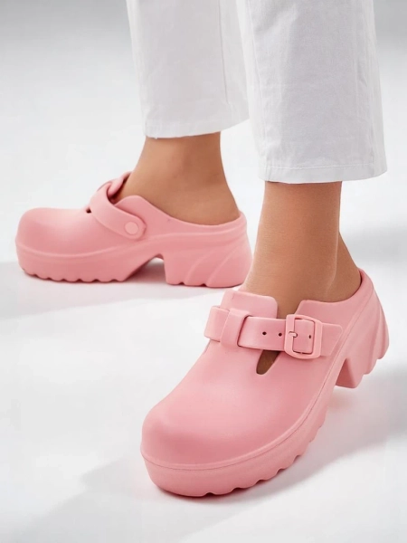 Royalfashion Damskie gumowe klapki na obcasie Voxones