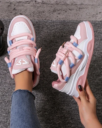 Royalfashion Sportowe sneakersy damskie z ozdobnymi sznurówkami Clesiv