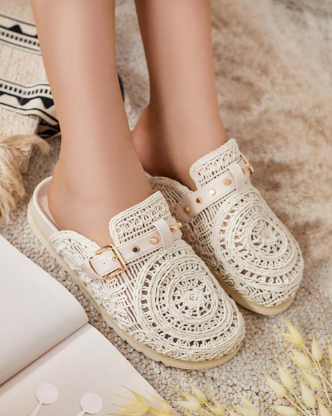 Royalfashion Klapki damskie z haftem Leronip