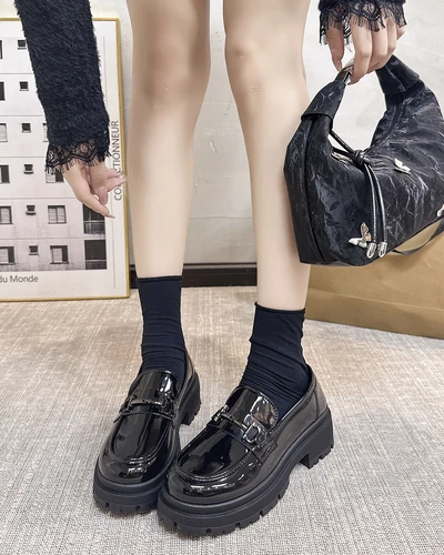 Royalfashion Mokasyny damskie lakierowane Adelio