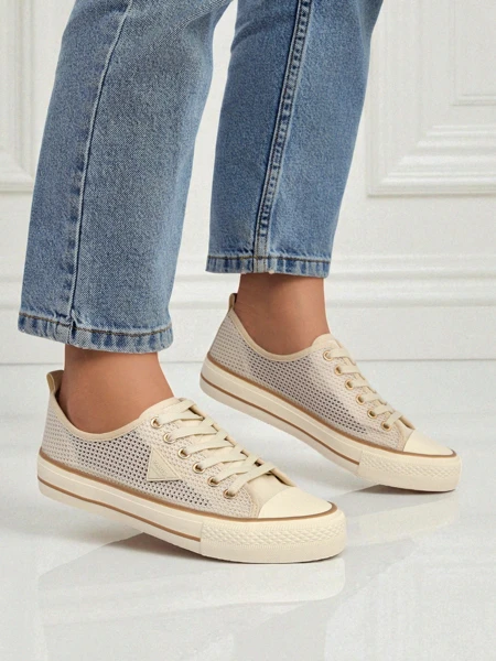 Aurelia Beige - damskie tenisówki tkaninowe na płaskiej podeszwie 3 cm