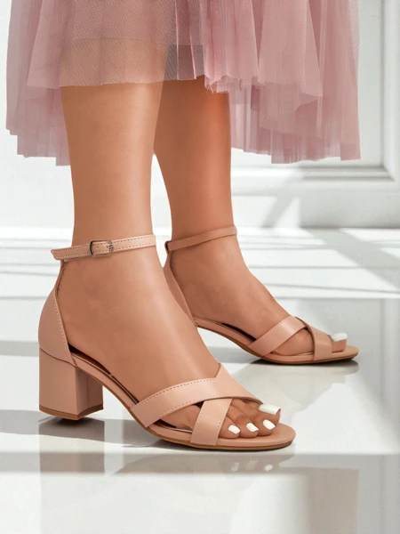 Royalfashion Sandały damskie na niskim słupku Eleganza Strap