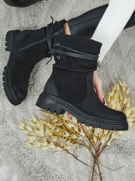 Matowe damskie botki Lumira