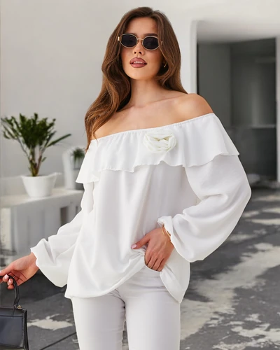 Royalfashion жіноча блуза а-ля іспанська з воланами та квіткою