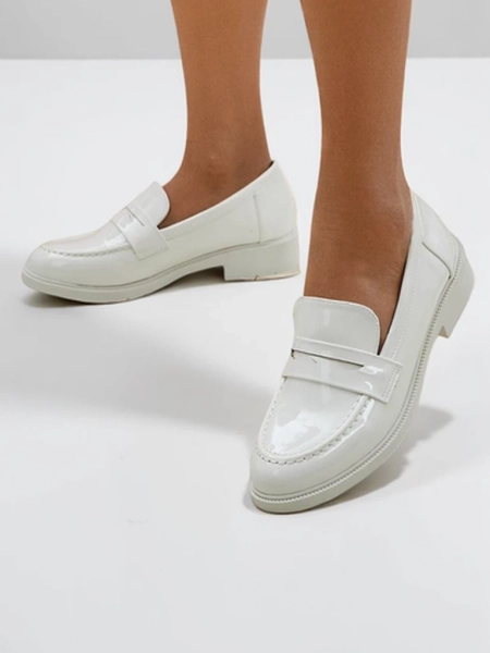 Royalfashion Damskie mokasyny lakierowane Aylay