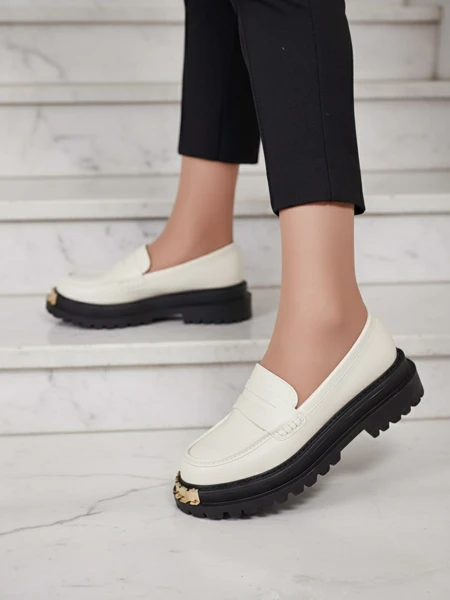 Loafersy Damskie Aurelia Beżowe na Platformie 5cm - Stylowe i Wygodne