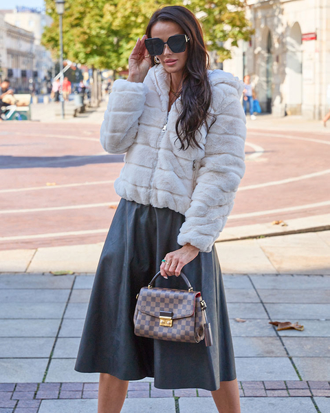 Royalfashion Dwustronna kurtka damska z futerkiem w kolorze kremowym