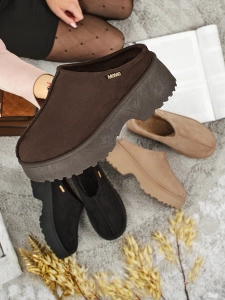 Темно-коричневий