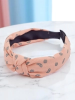 Світло-рожевий